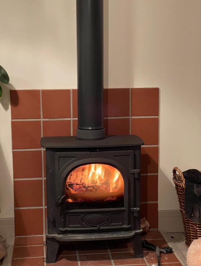 Bike Shed - Beautiful 1-Bed Cottage In Shorwell Екстериор снимка